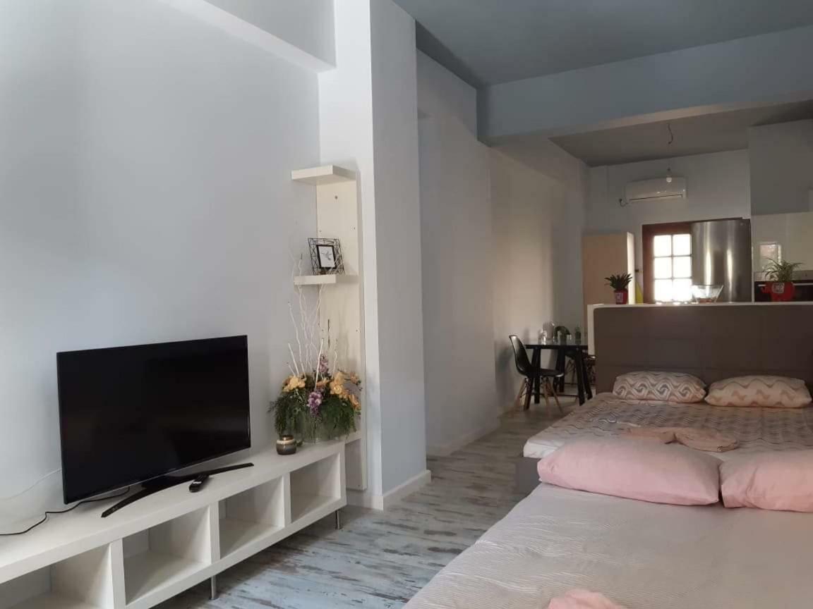 Anastasis Garden Room Каламата Екстериор снимка